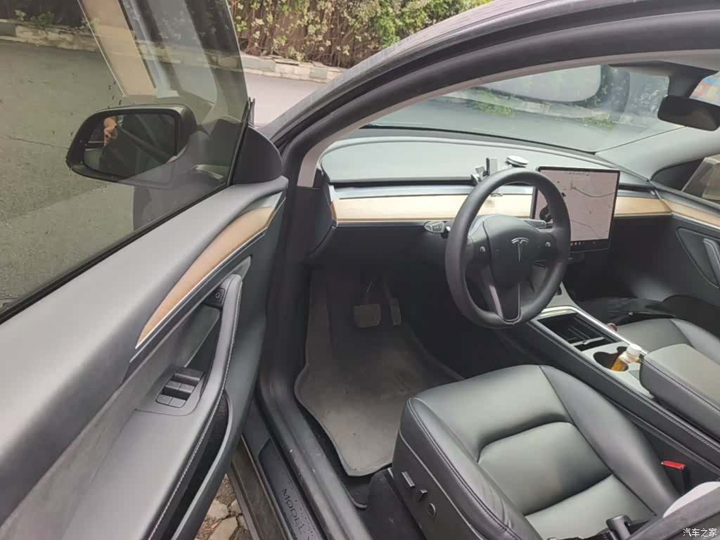 Tesla Model Y, 2021 12