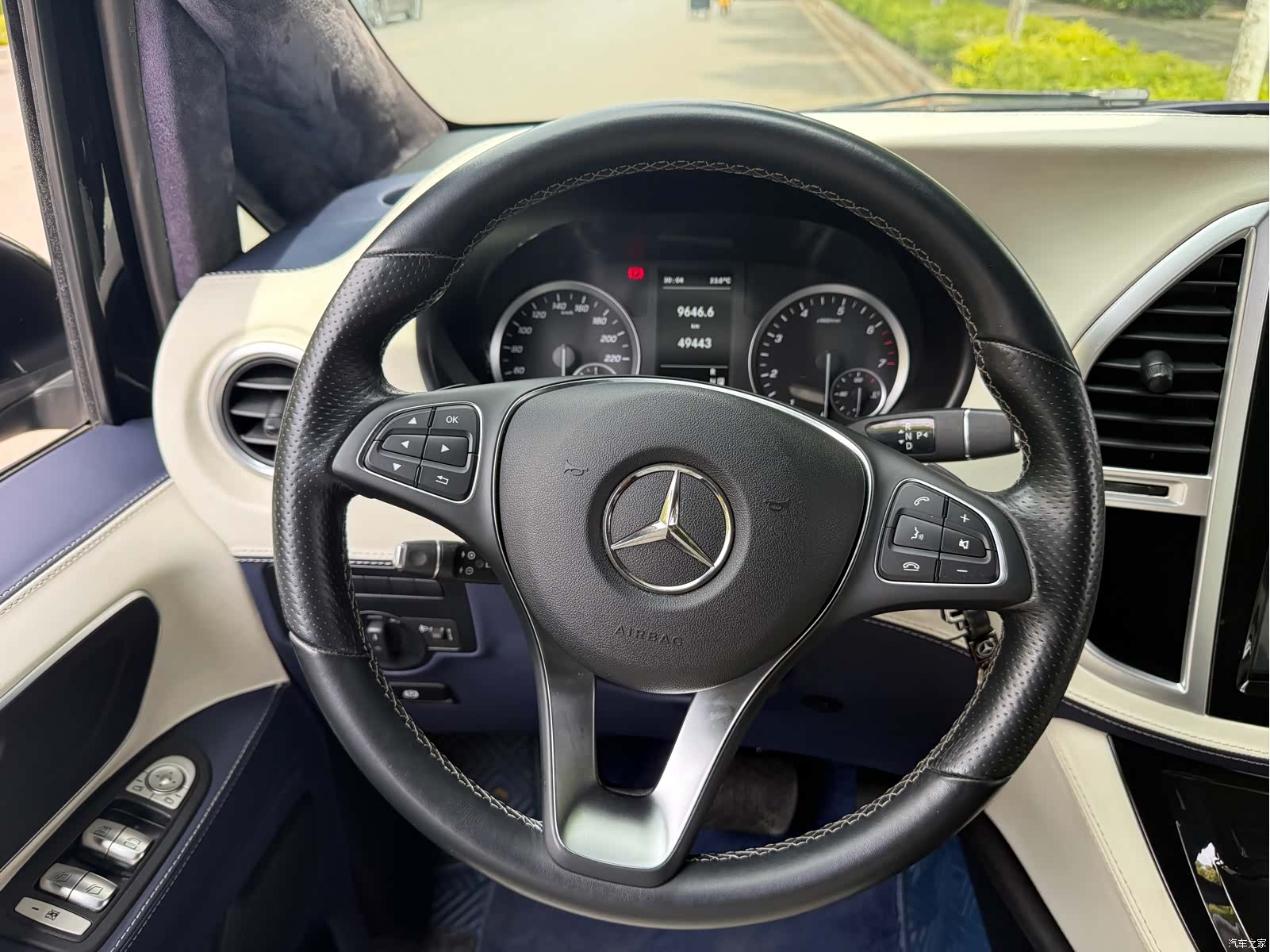 Mercedes-Benz 7, 2021 11