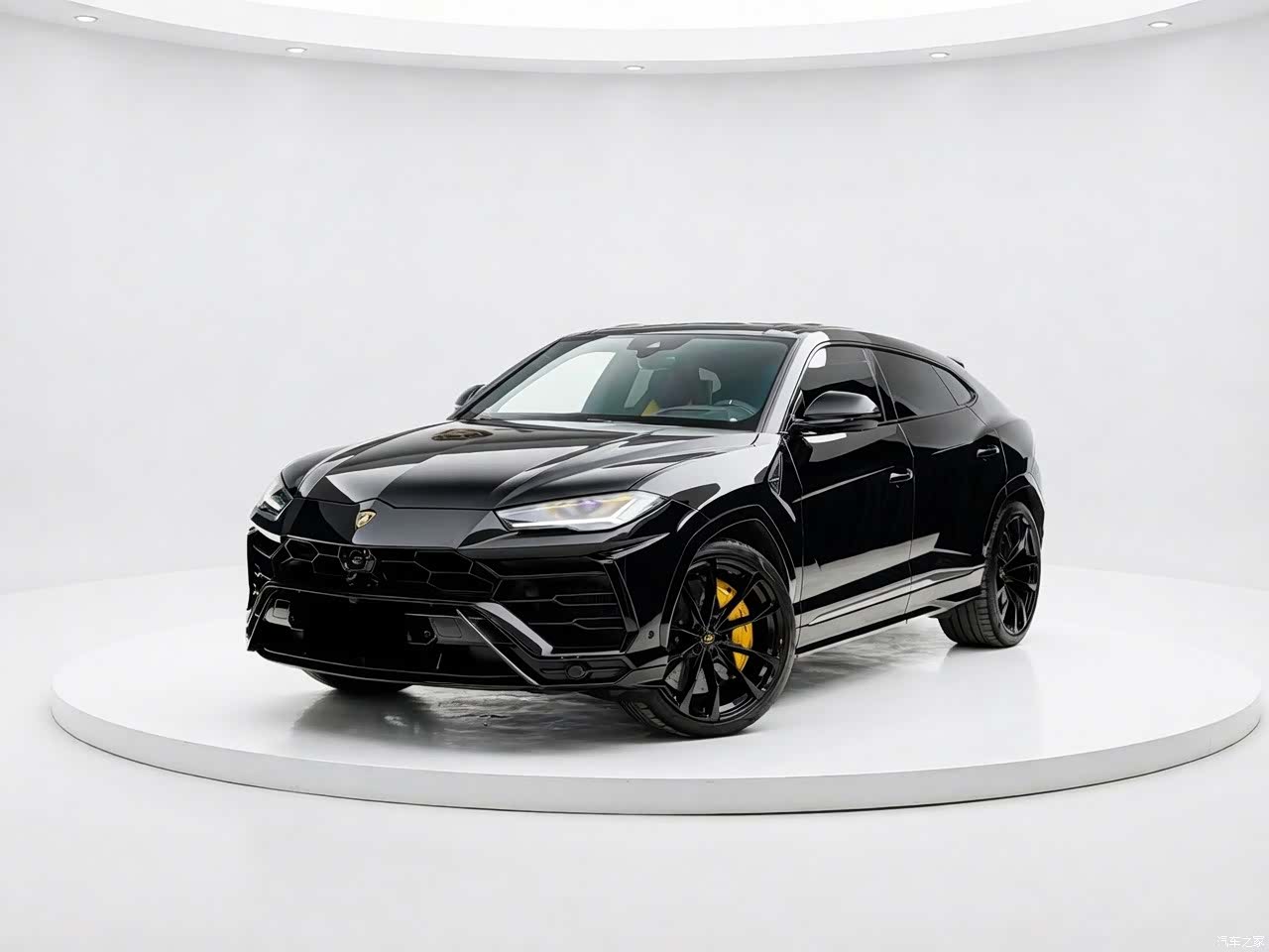 Lamborghini Urus, 2021 1