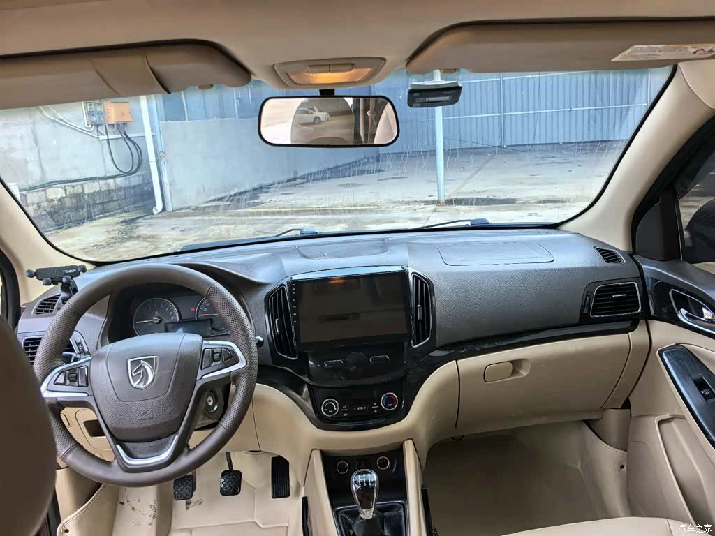 Wuling 730, 2015 9