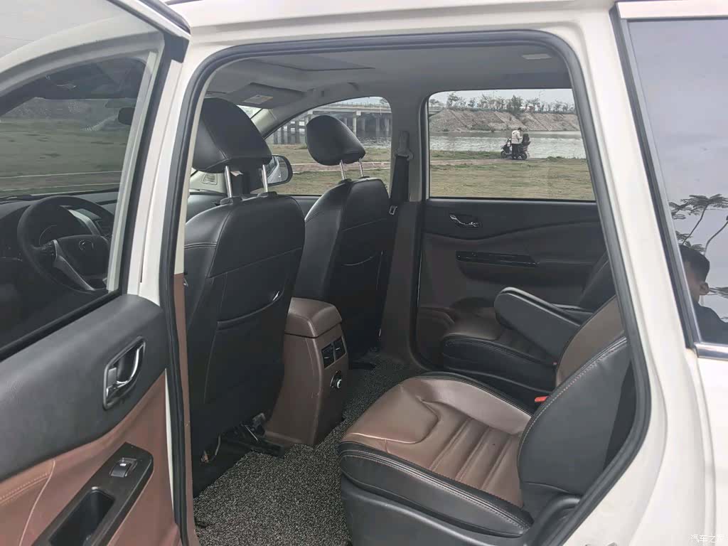 DongFeng SX6, 2017 7