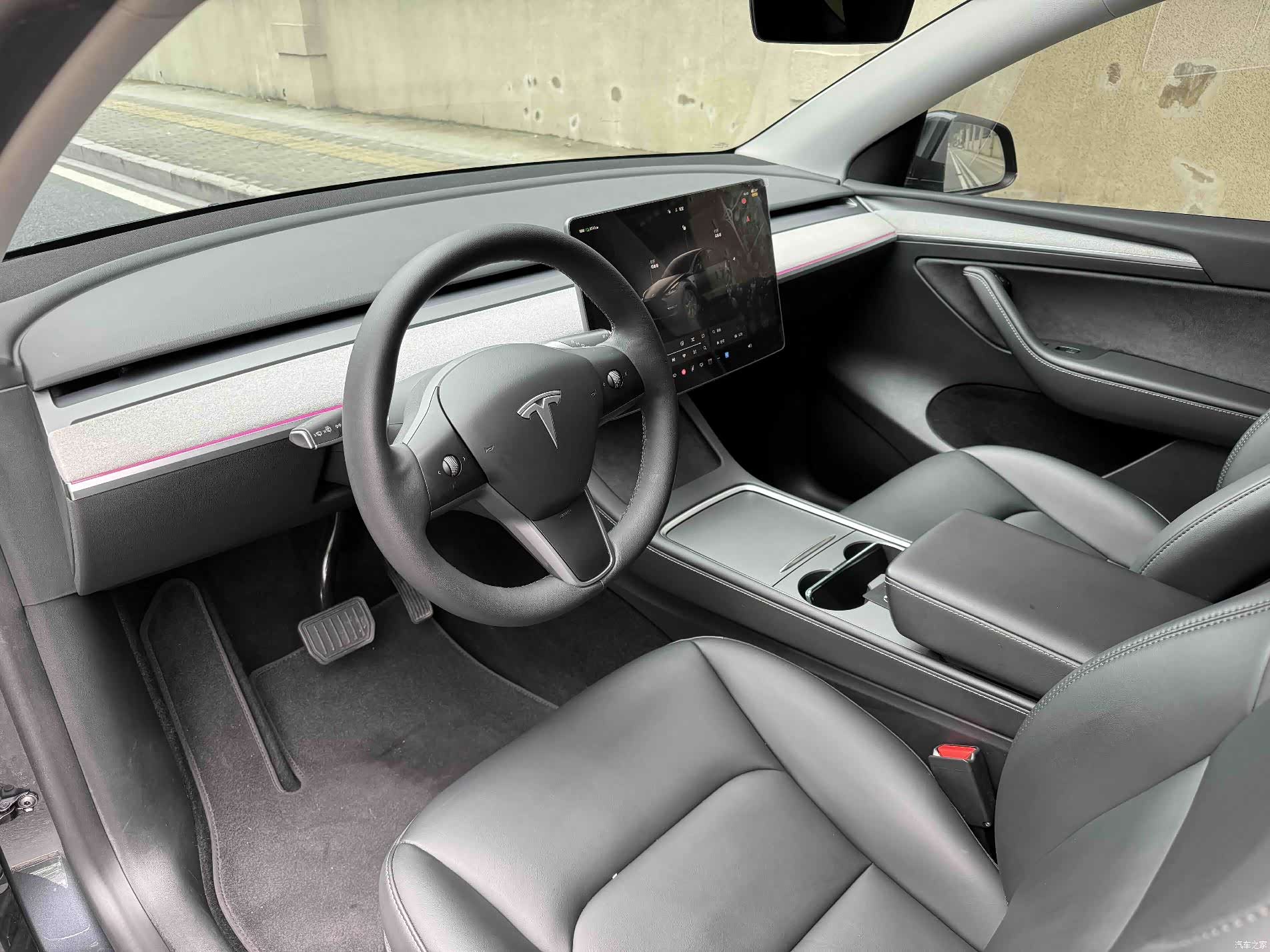 Tesla Model Y, 2024 7
