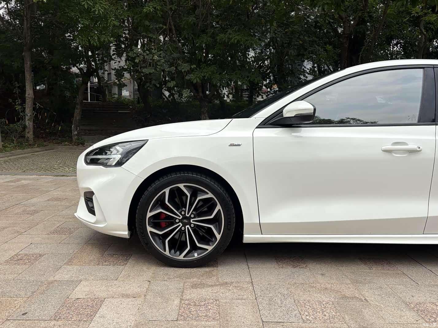 Ford Focus, 2022 10