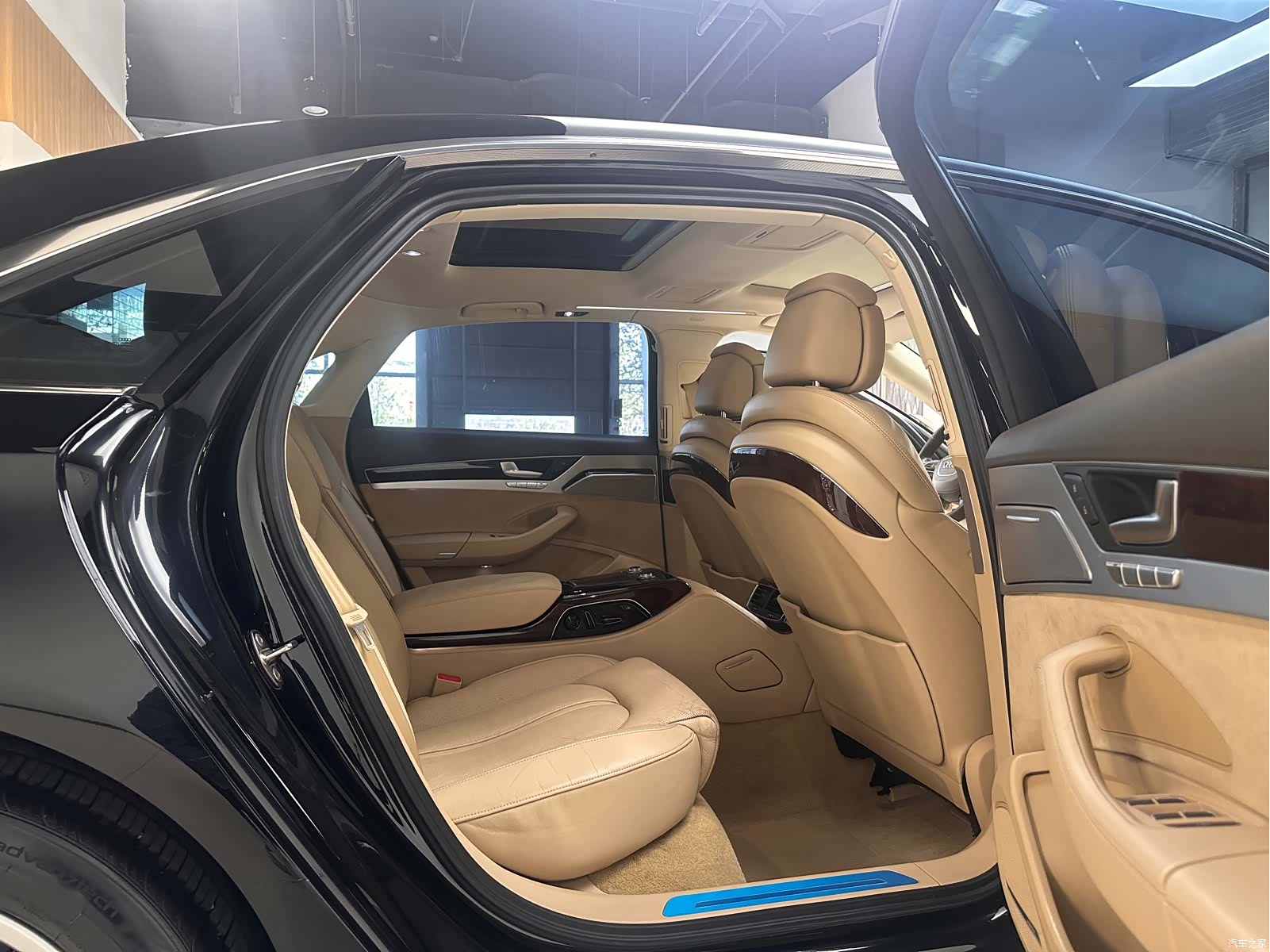 Audi A8L, 2012 16