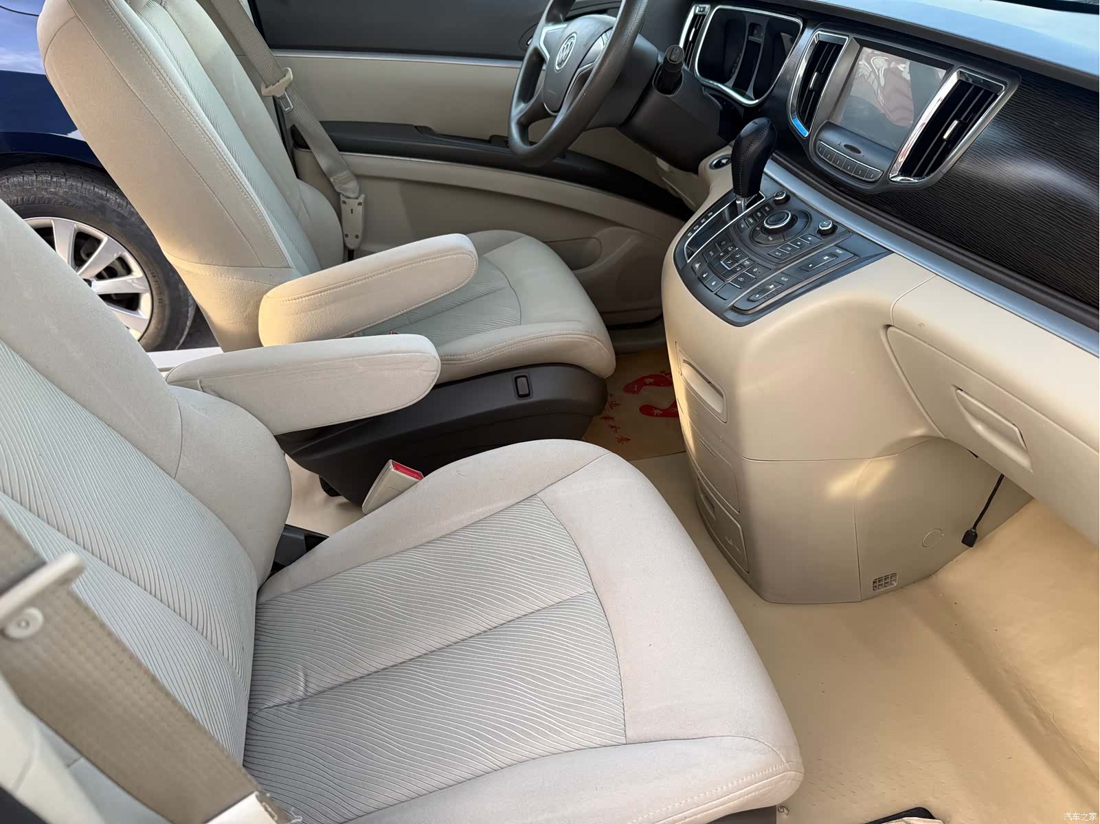 Buick GL8, 2013 13
