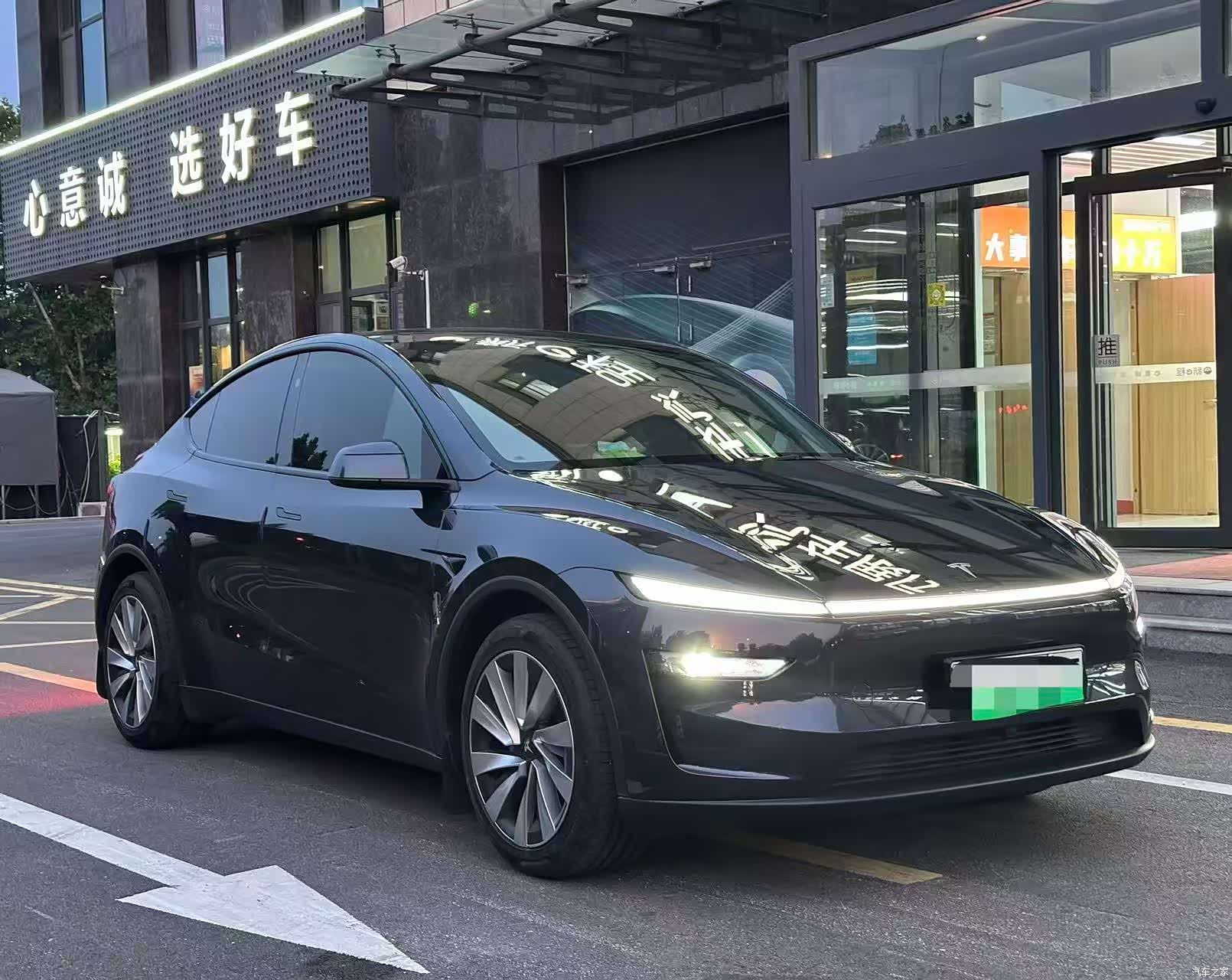 Tesla Model Y, 2025 3