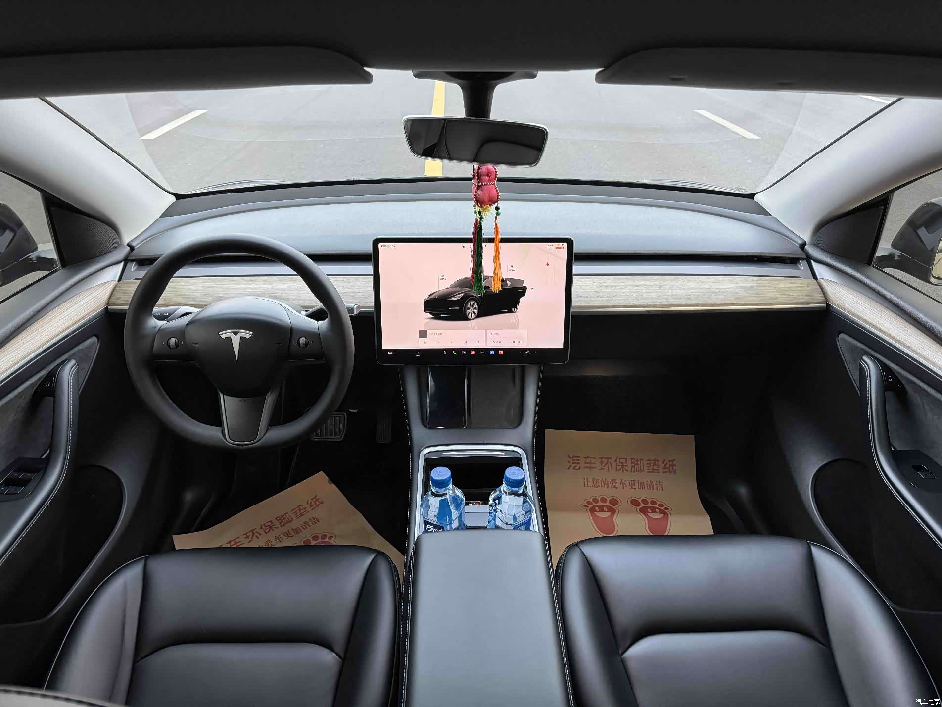 Tesla Model Y, 2023 все фото