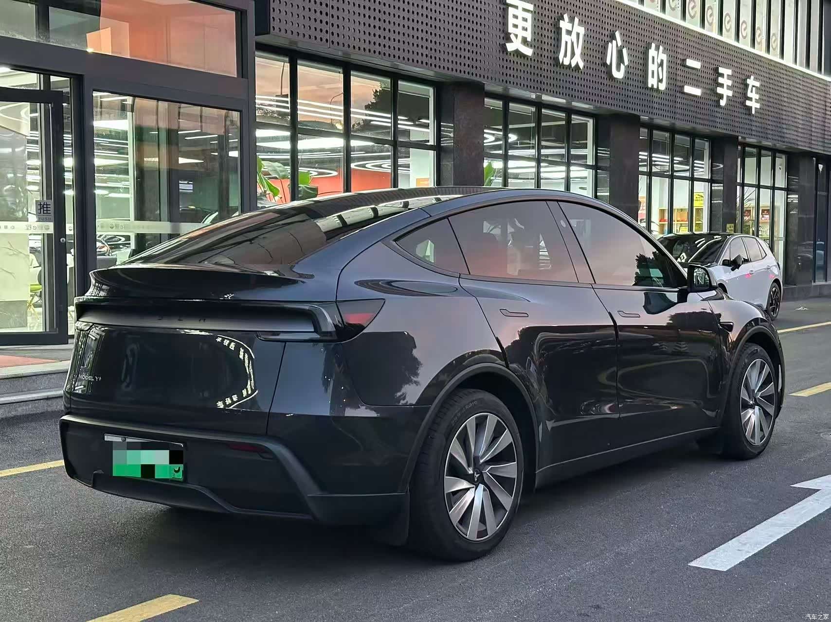 Tesla Model Y, 2025 4