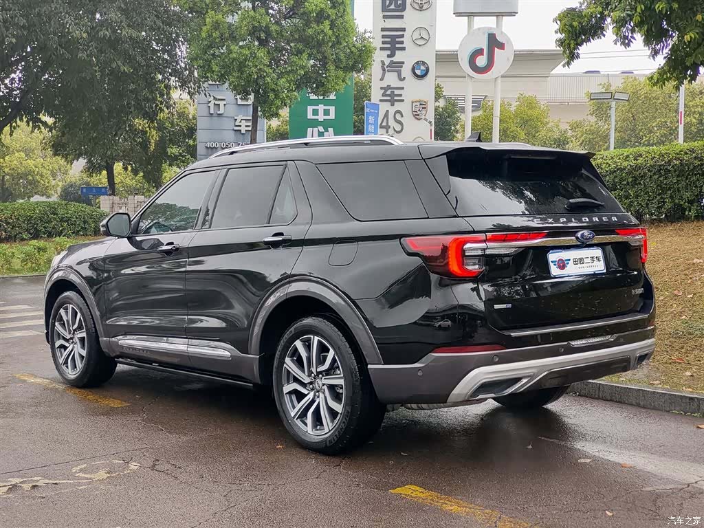 Ford Explorer, 2023 4