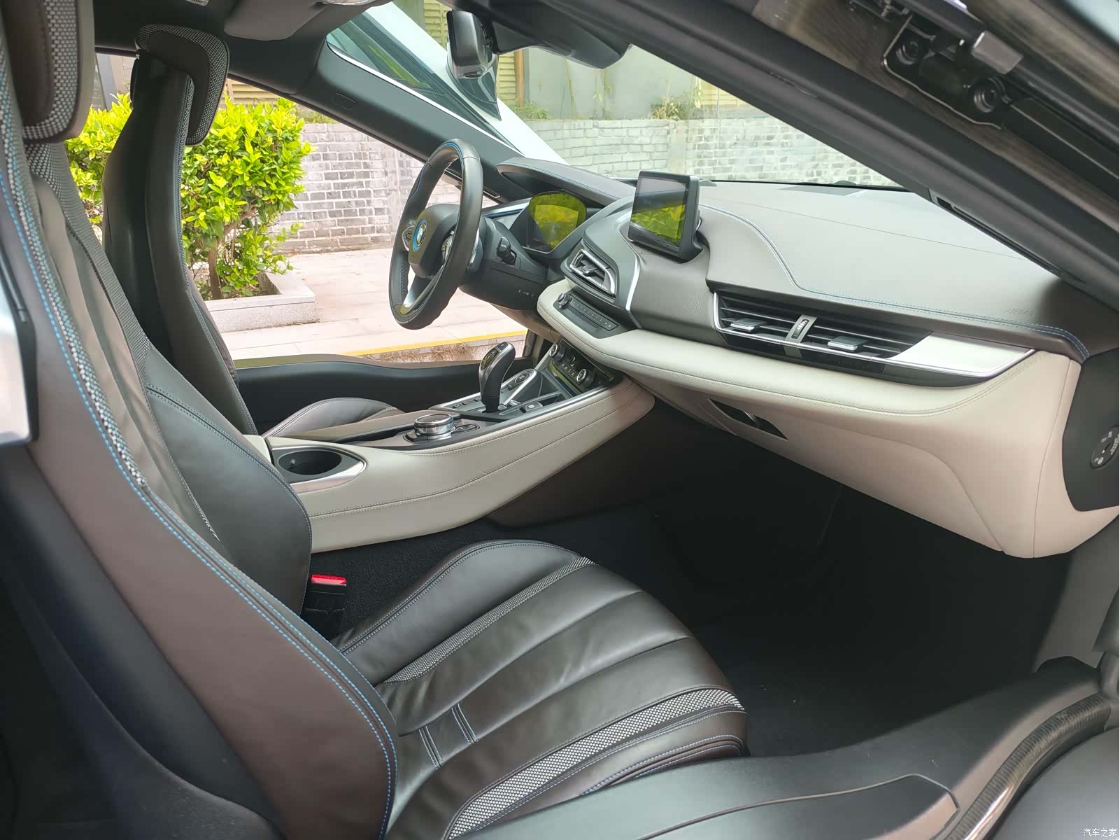 BMW i8, 2017 31