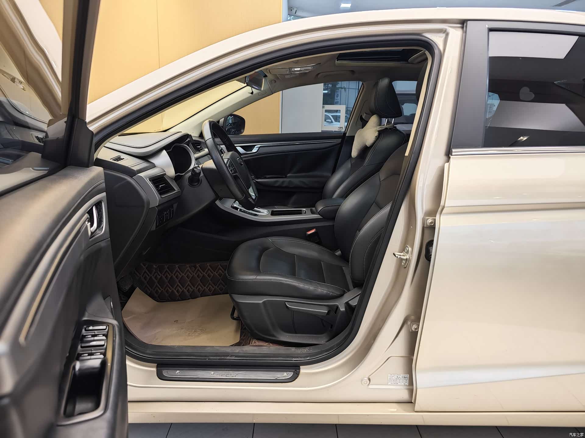 Geely Emgrand, 2018 13