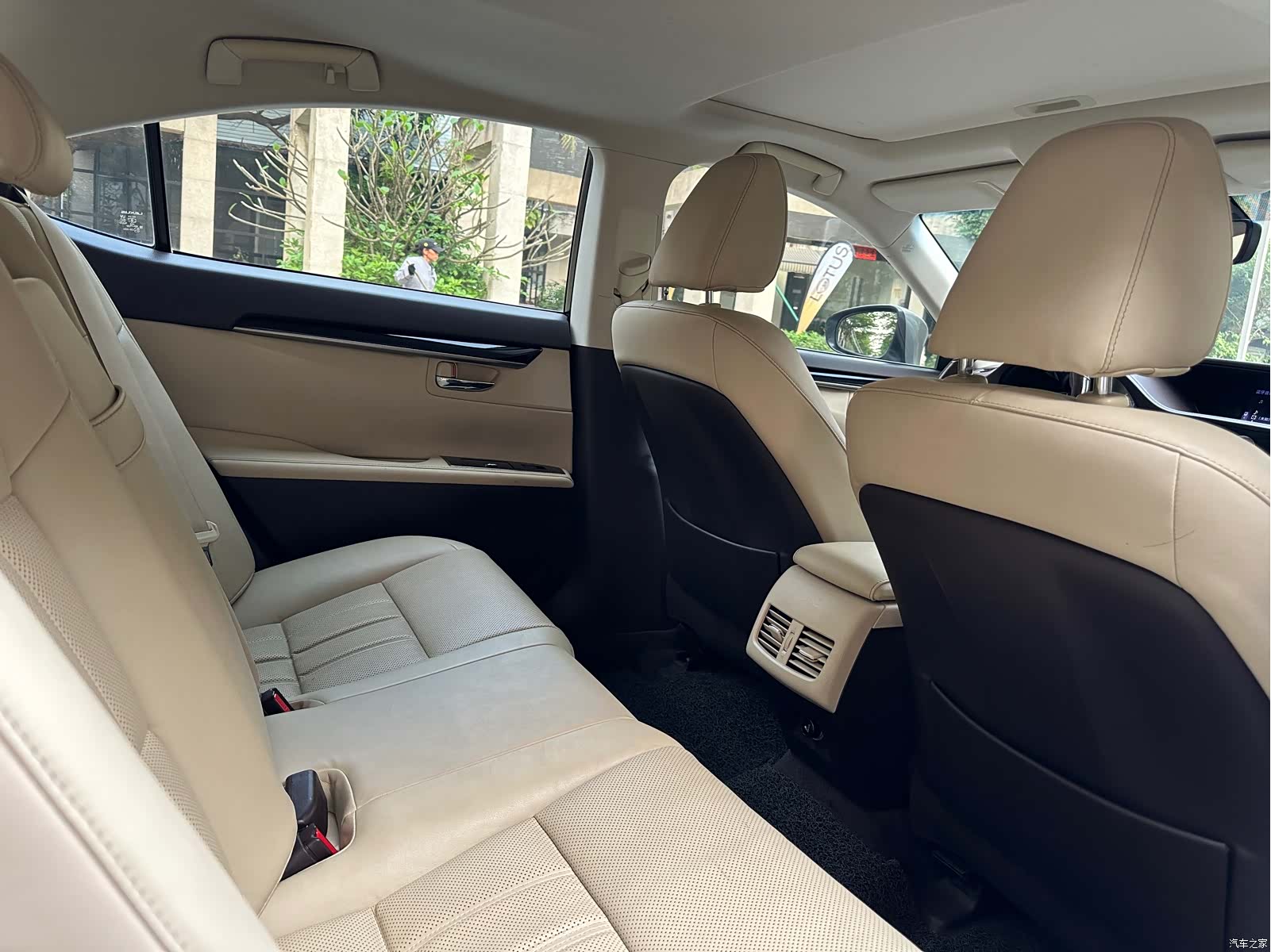 Lexus ES, 2016 27