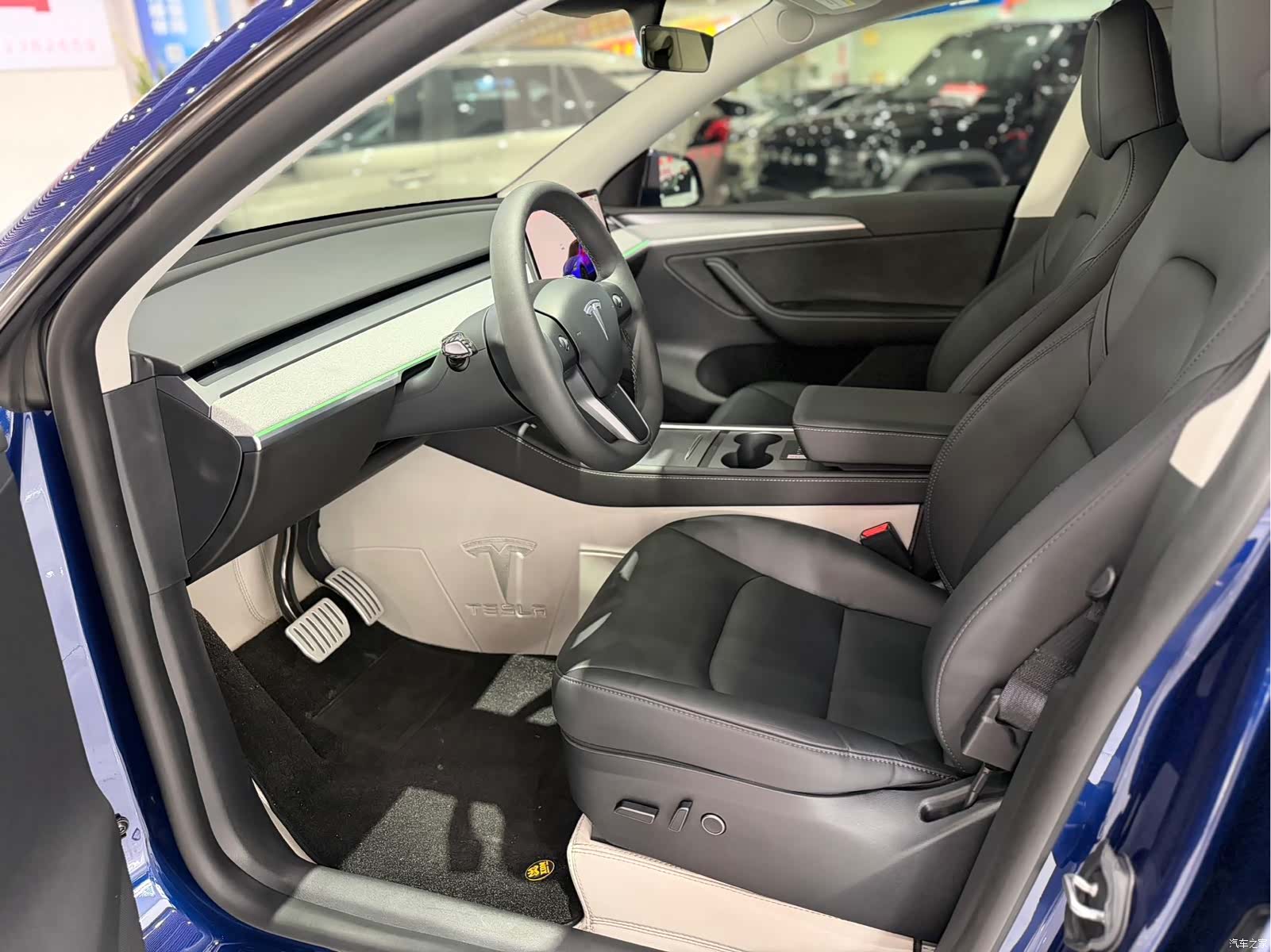Tesla Model Y, 2024 8