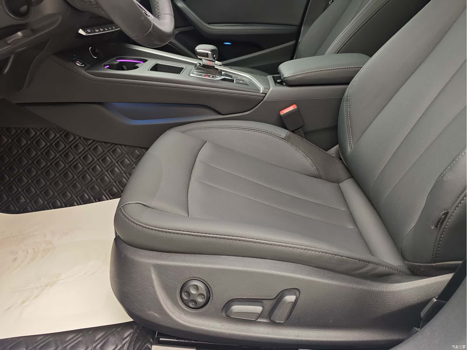 Audi A4L, 2022 14