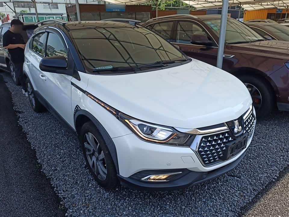 Luxgen U5 SUV Luxgen U5 SUV