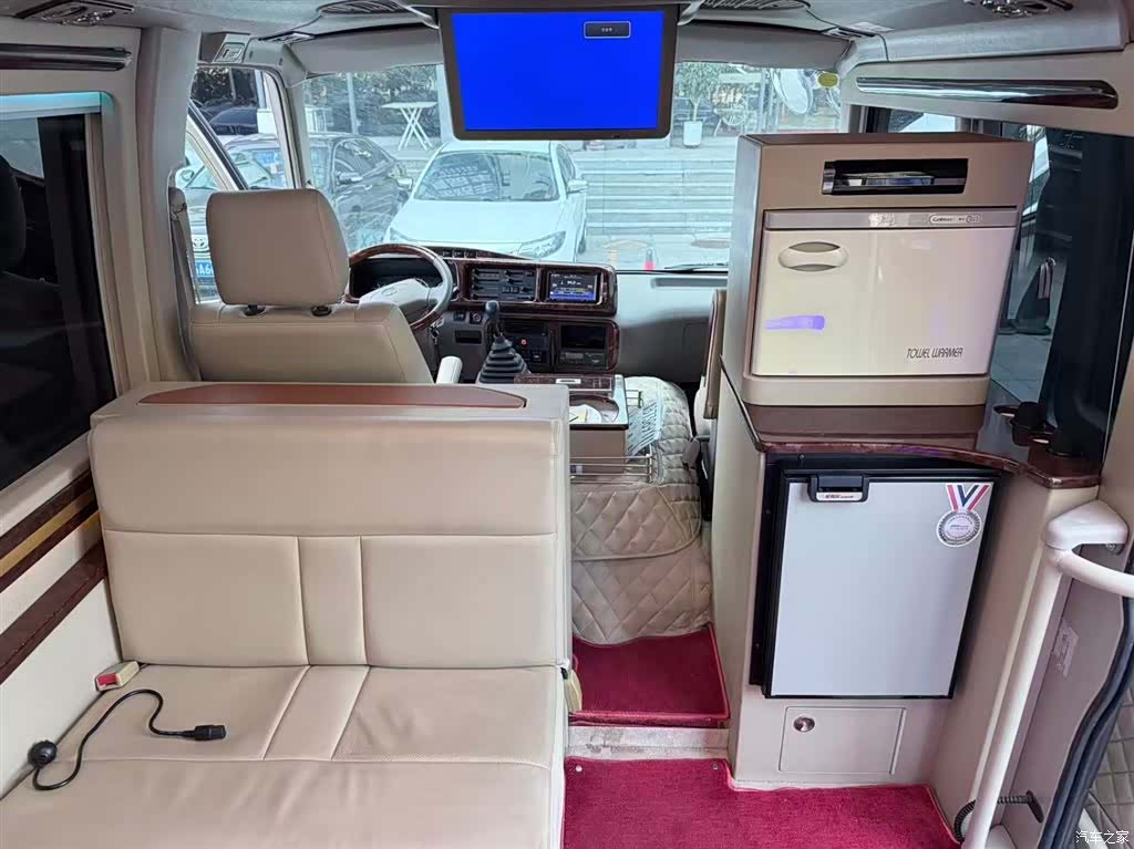 Toyota Coaster, 2017 4