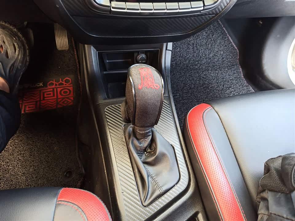 Luxgen U5 SUV Luxgen U5 SUV