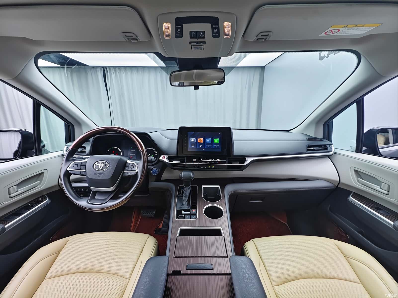 Toyota Granvia, 2024 13