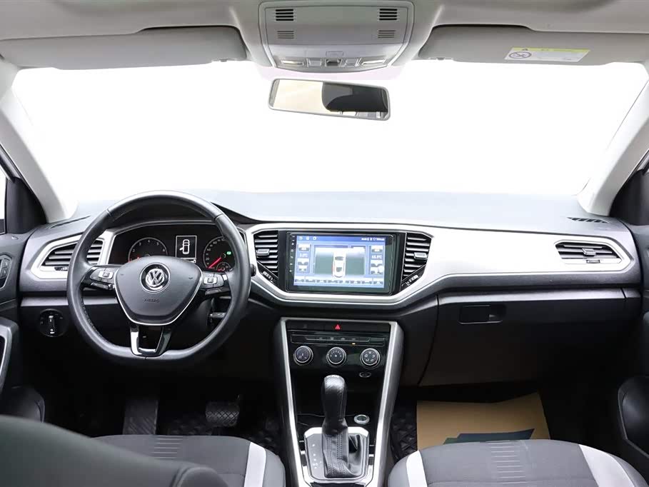 Volkswagen T-ROC exploring Songs