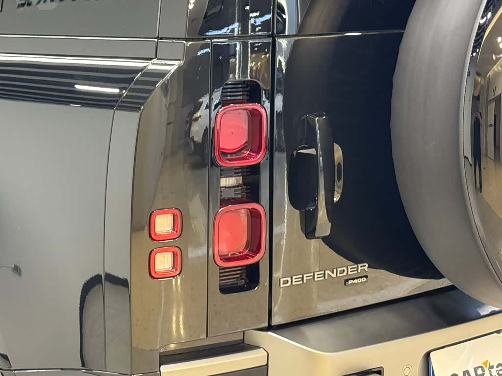 Land Rover Defender, 2023 9