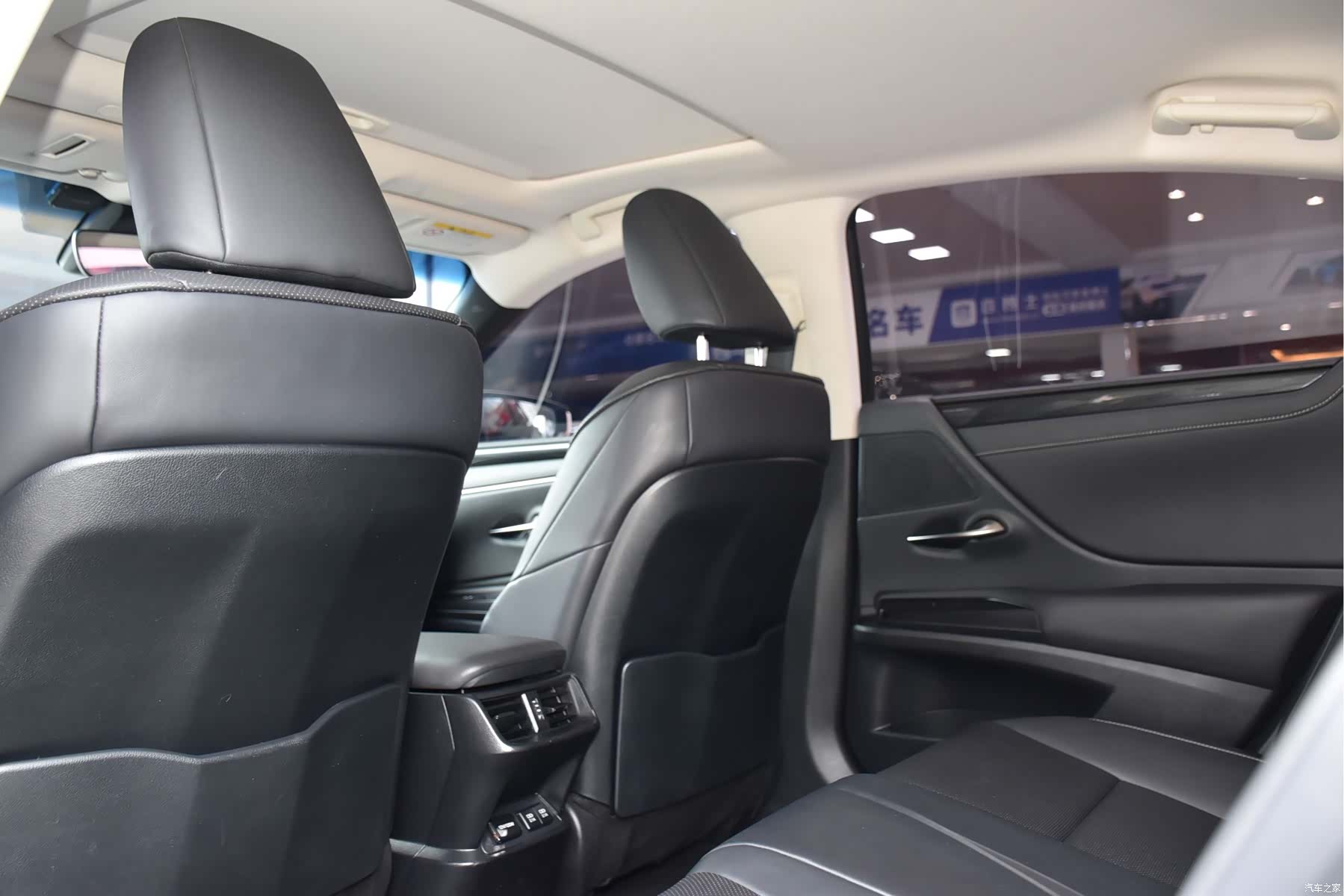 Lexus ES, 2019 8