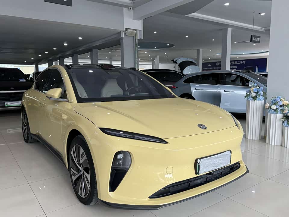NIO ET5