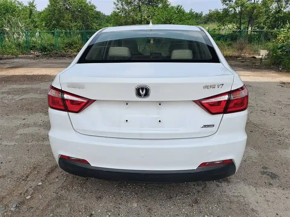 Changan Yuexiang V7