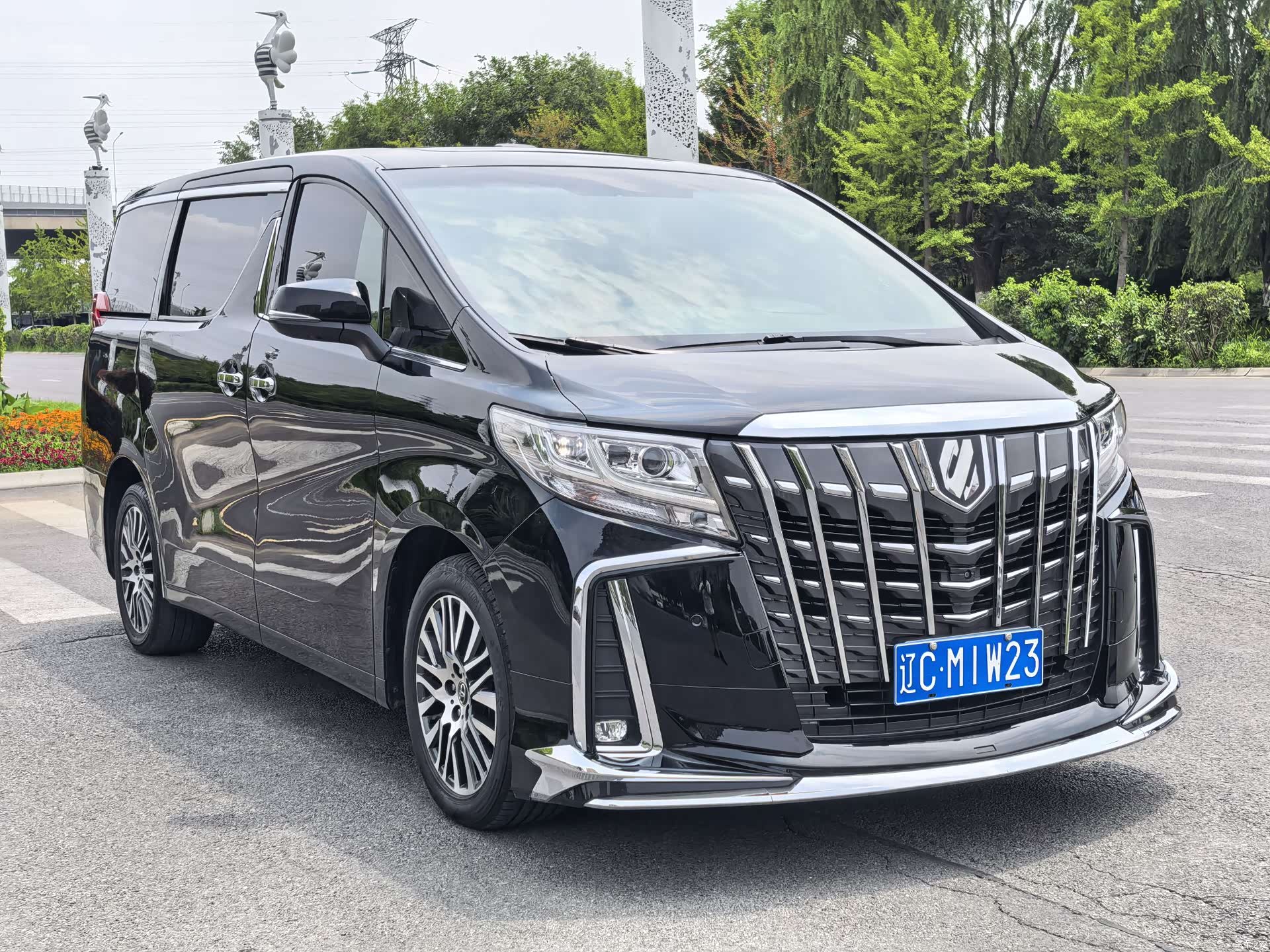 Toyota Alphard, 2015 3
