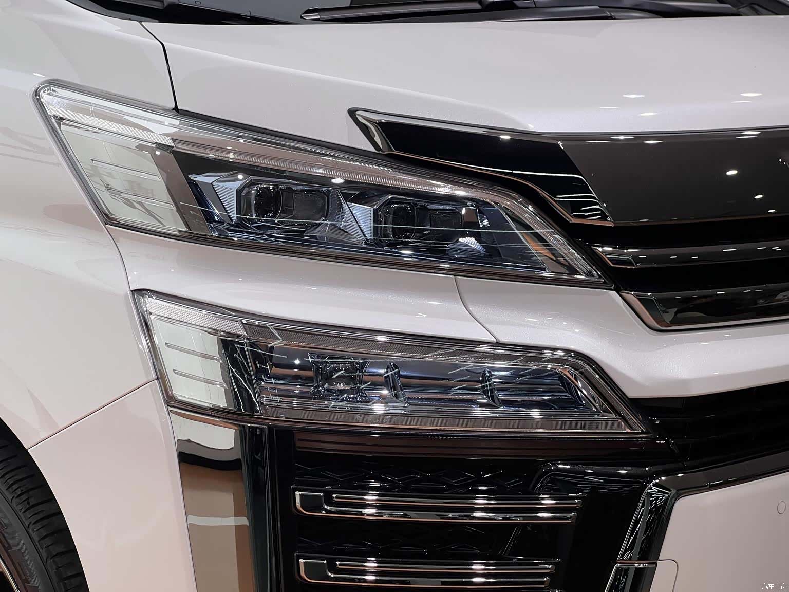 Toyota Vellfire, 2022 7