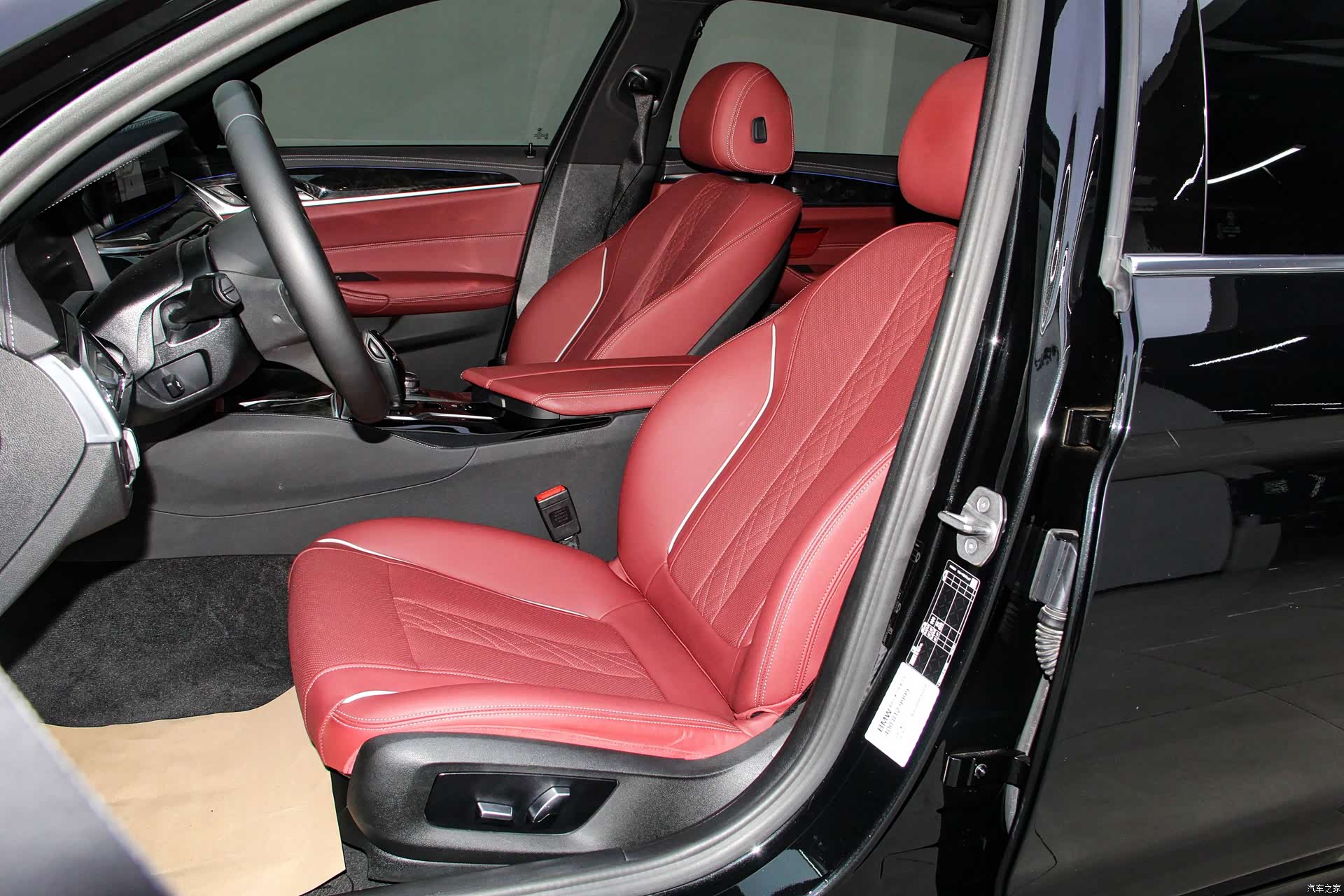 BMW 5 Series, 2023 все фото