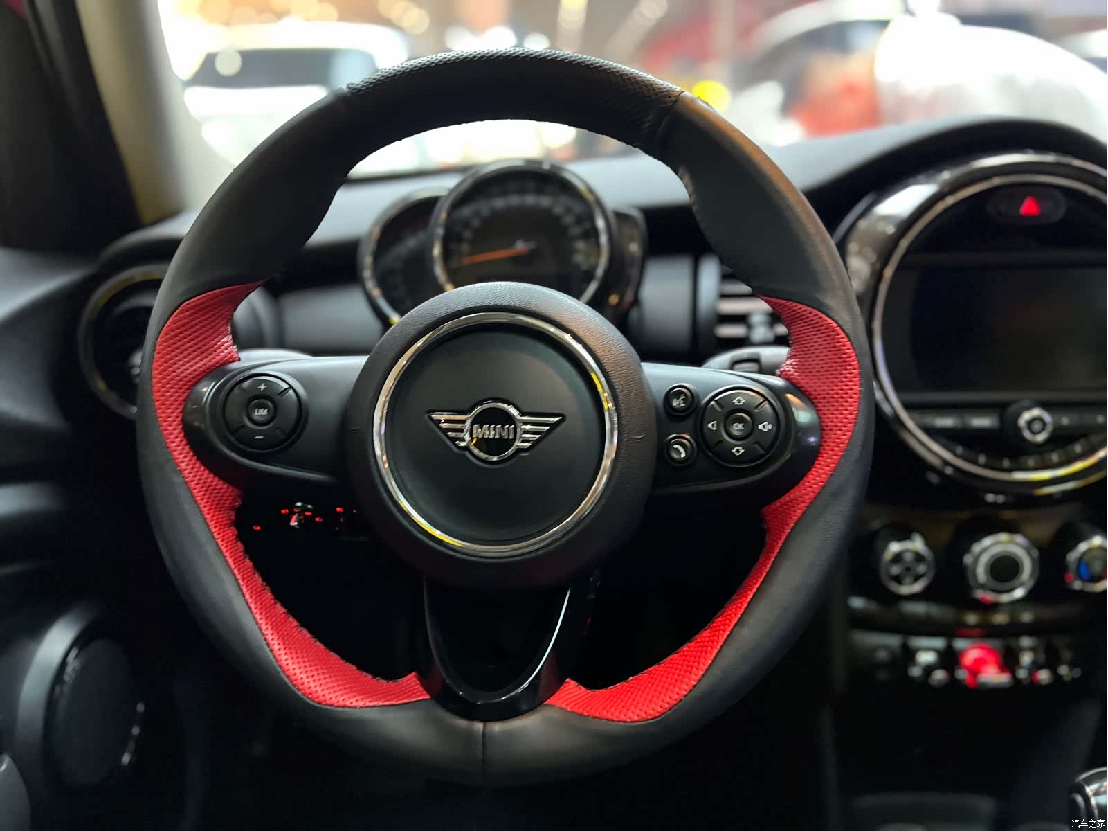 Mini ONE, 2019 12
