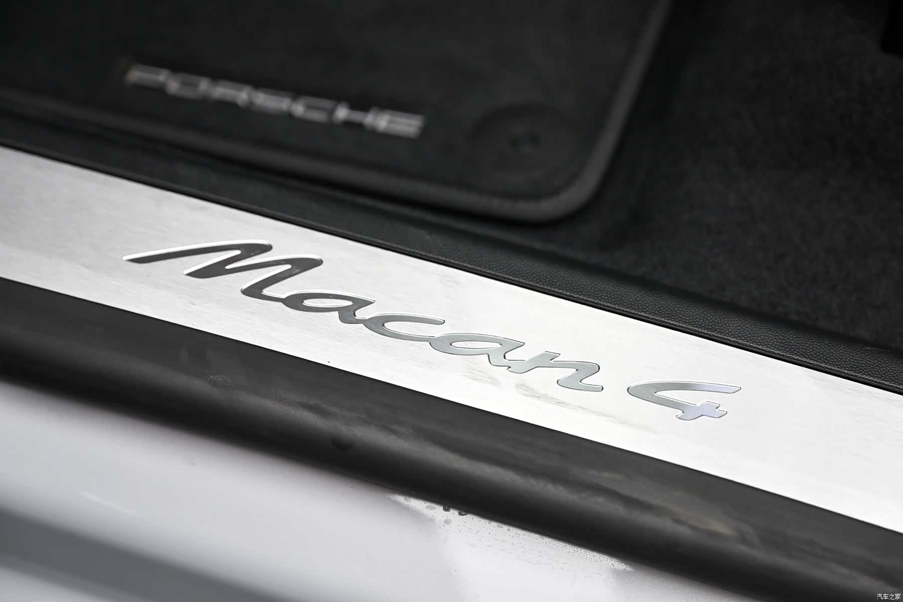 Porsche Macan, 2025 10