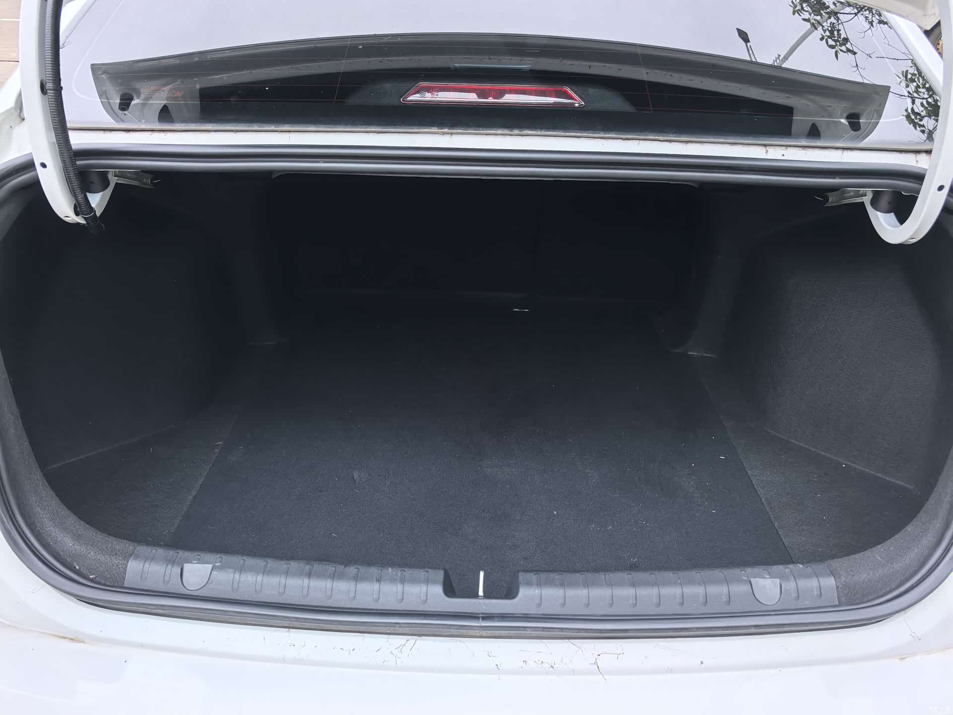 Geely Emgrand, 2023 16