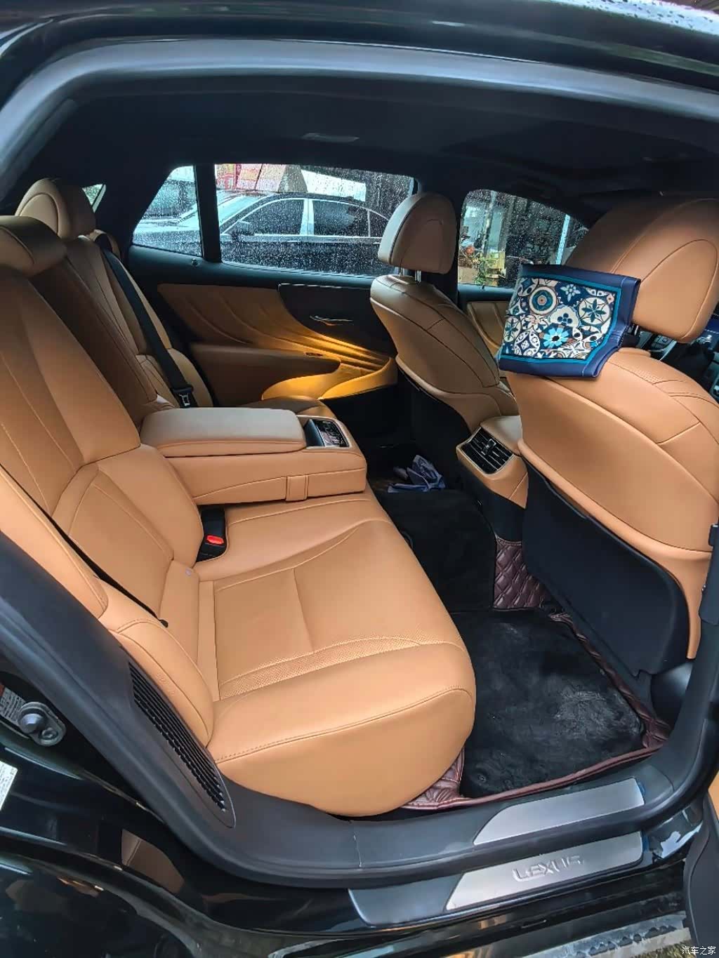 Lexus LS, 2023 7