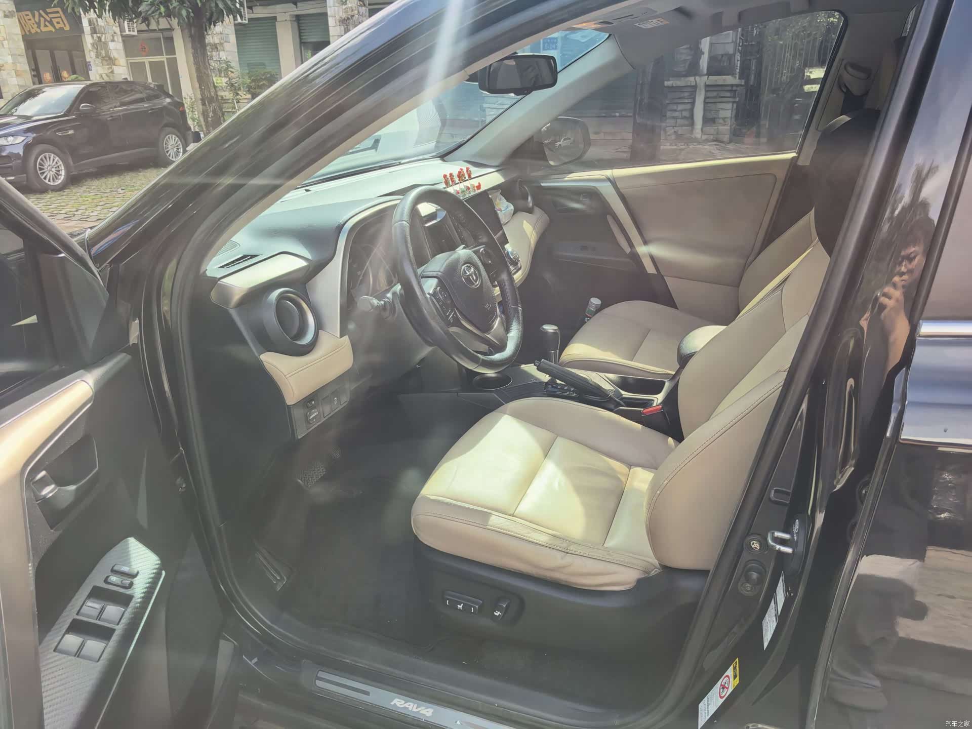 Toyota RAV4, 2014 4