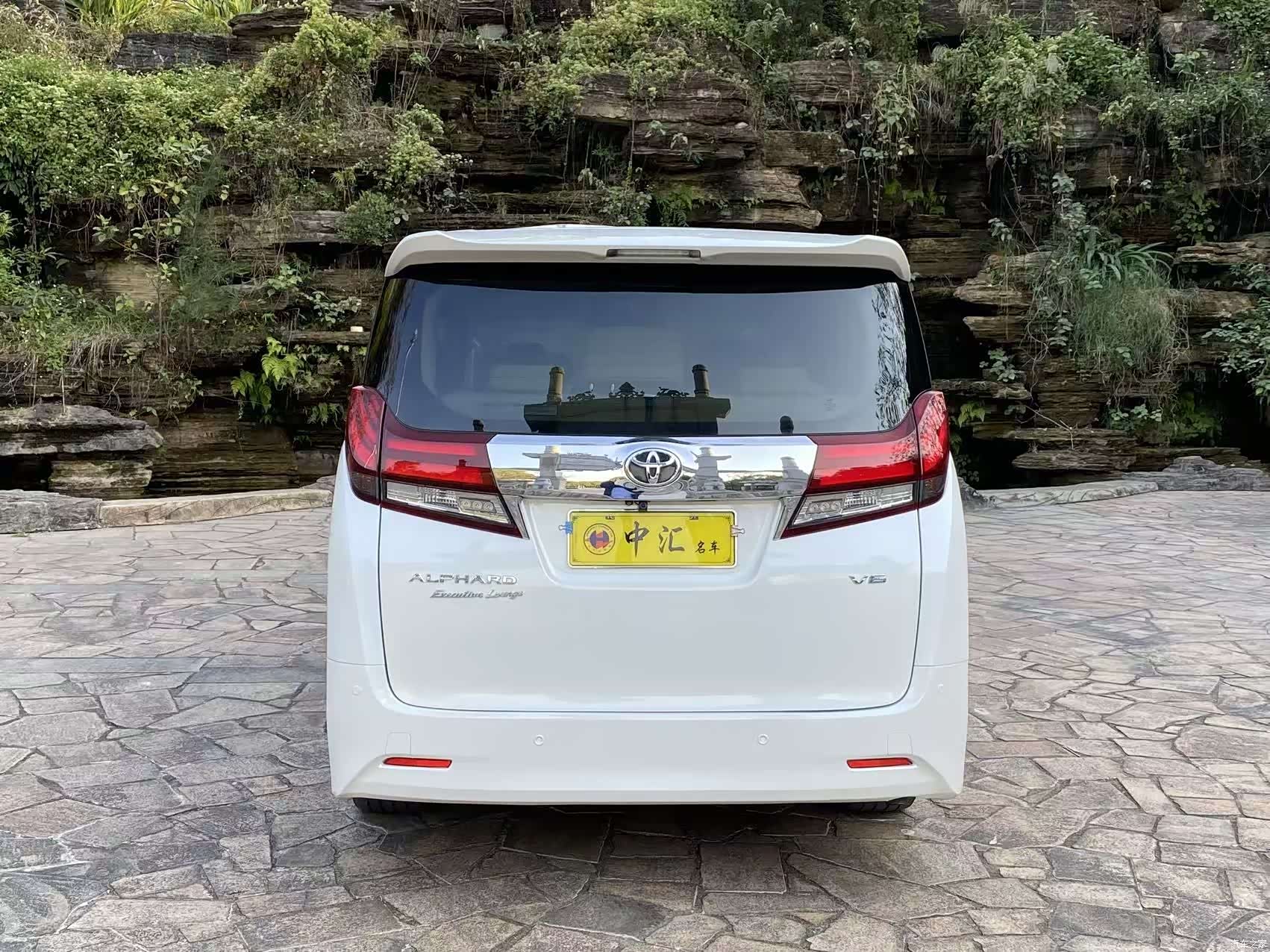 Toyota Alphard, 2015 8