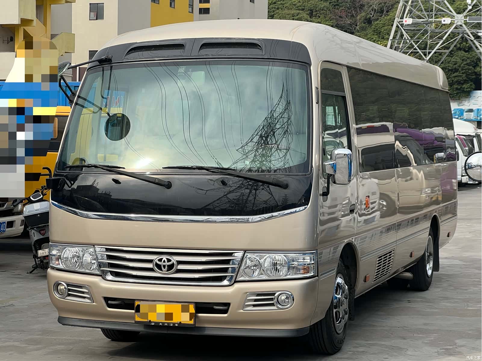 Toyota Coaster, 2017 1