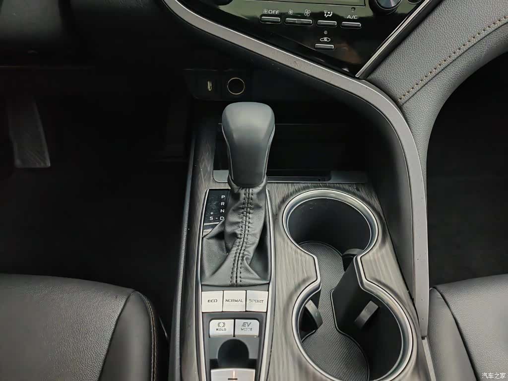 Toyota Camry, 2022 13