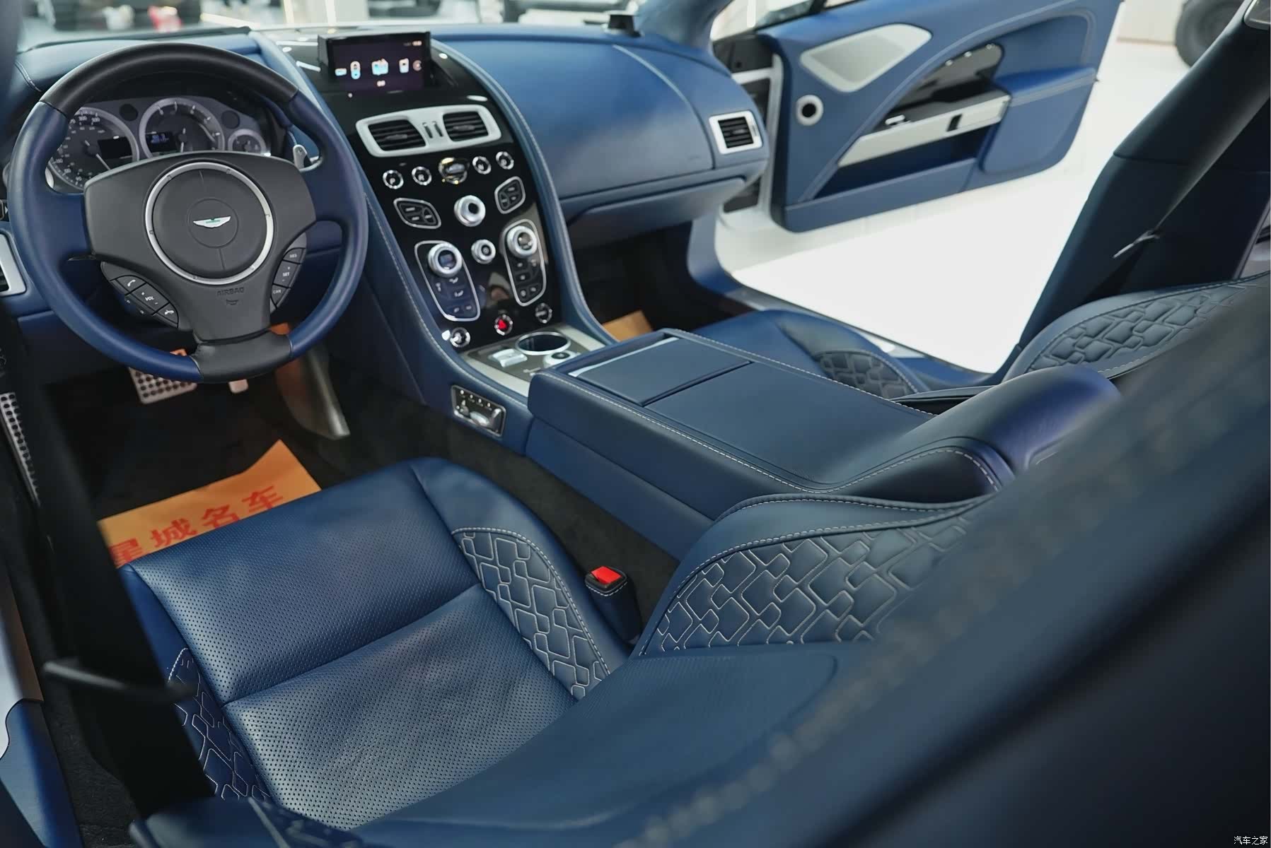 Aston Martin Rapide, 2019 8