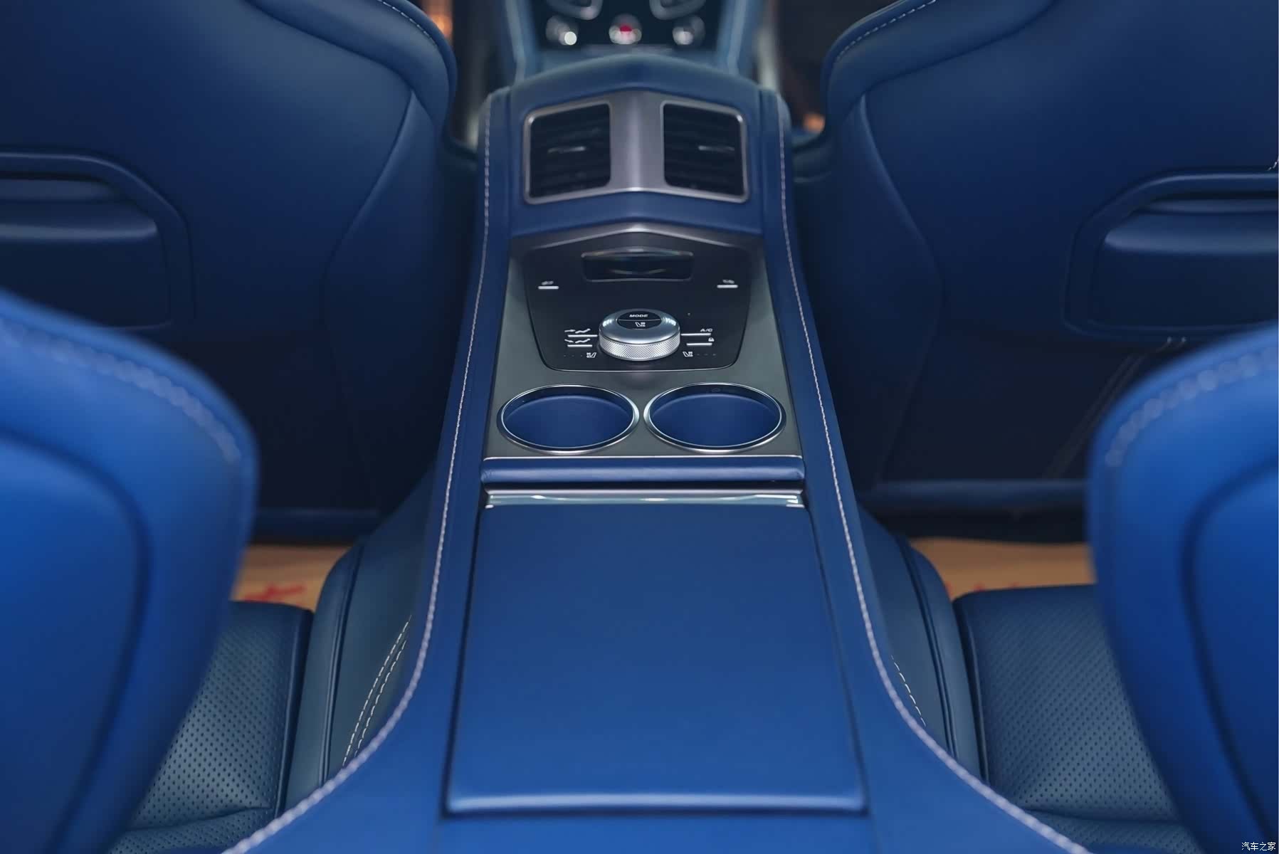 Aston Martin Rapide, 2019 18