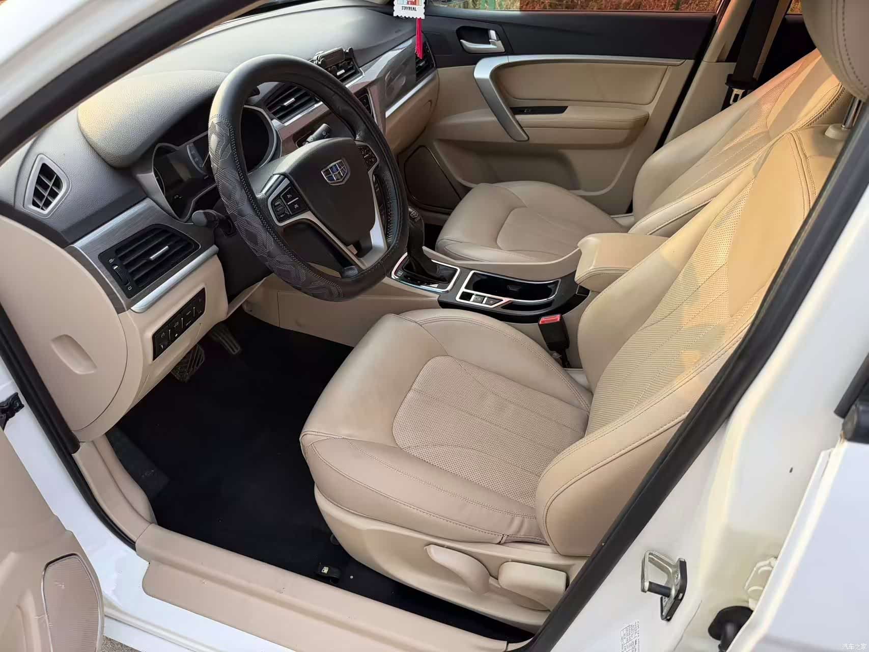 Geely Emgrand, 2017 4