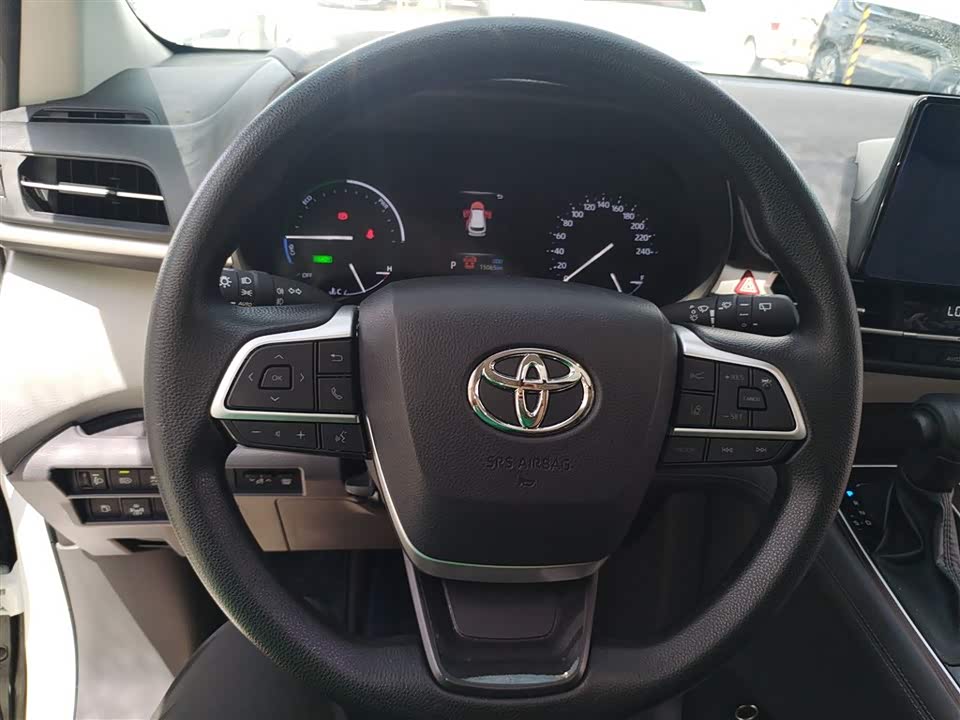Toyota Grevia Toyota Grevia