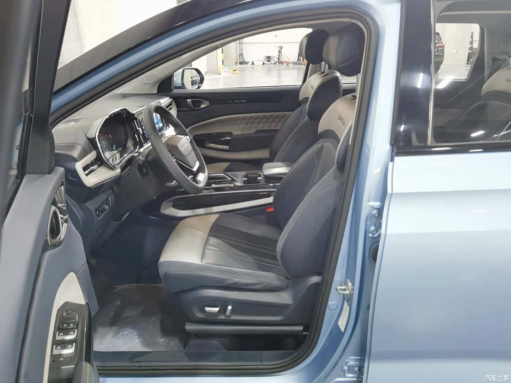 Wuling RM-5, 2020 10