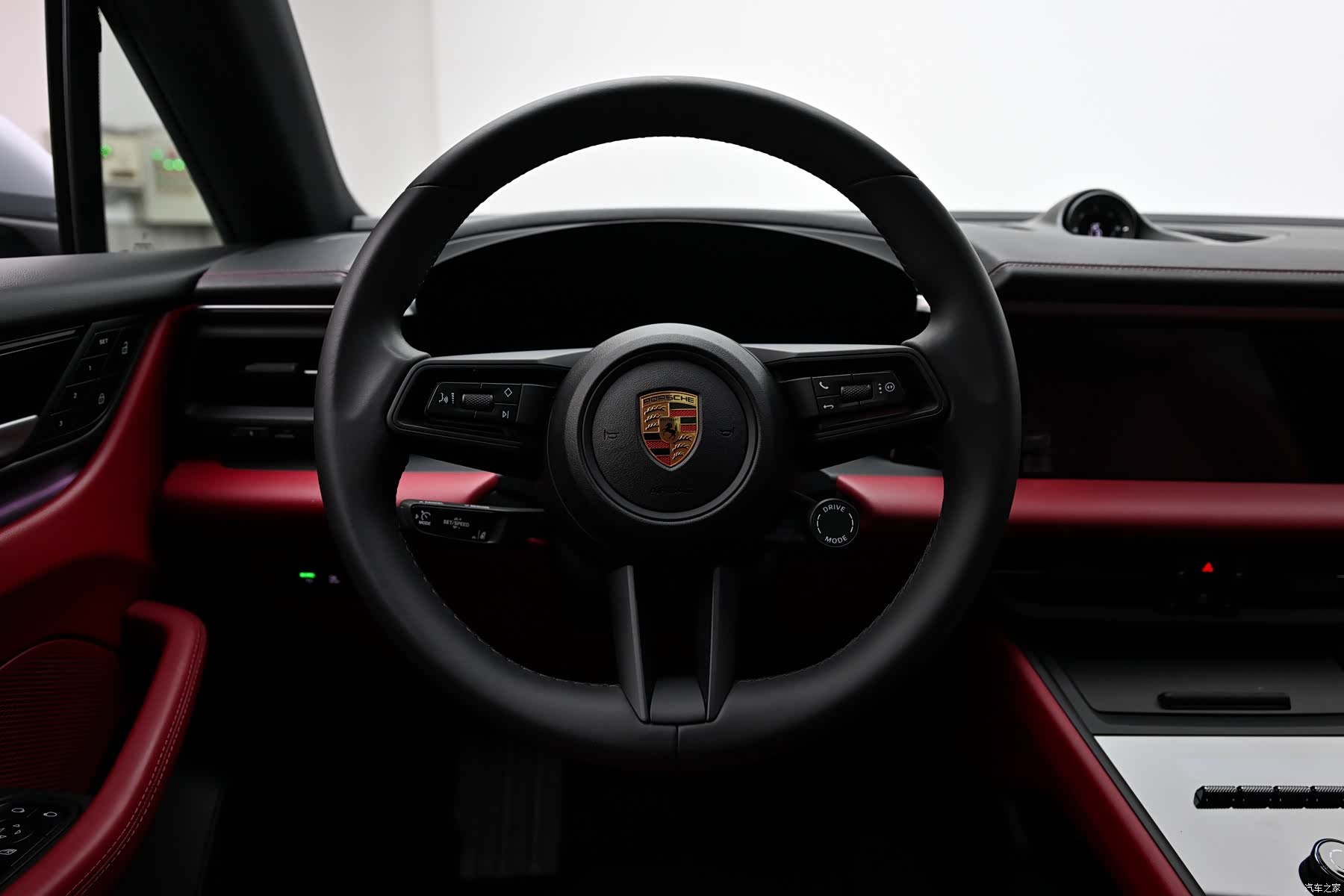 Porsche Macan, 2025 8