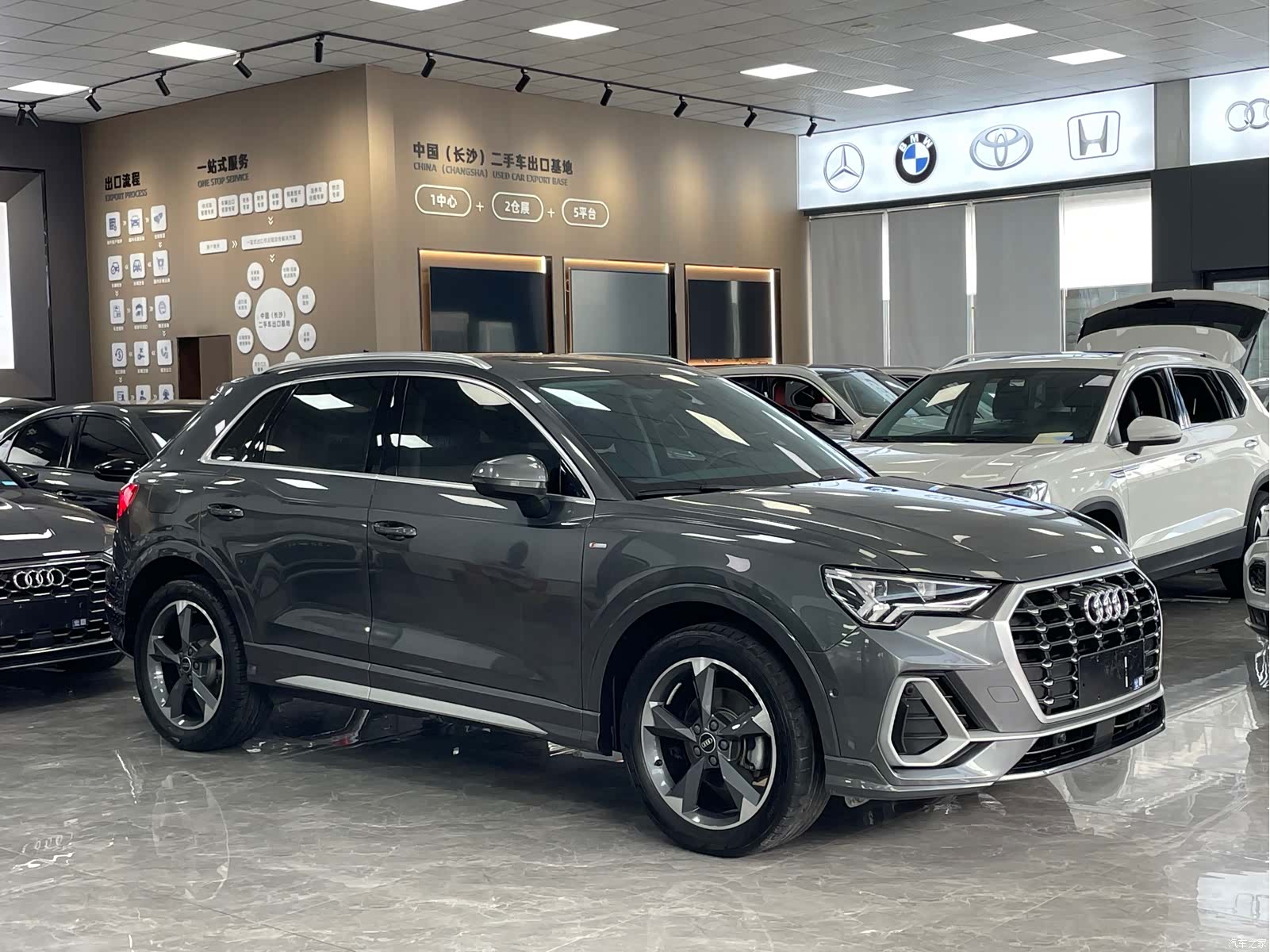 Audi Q3, 2022 3