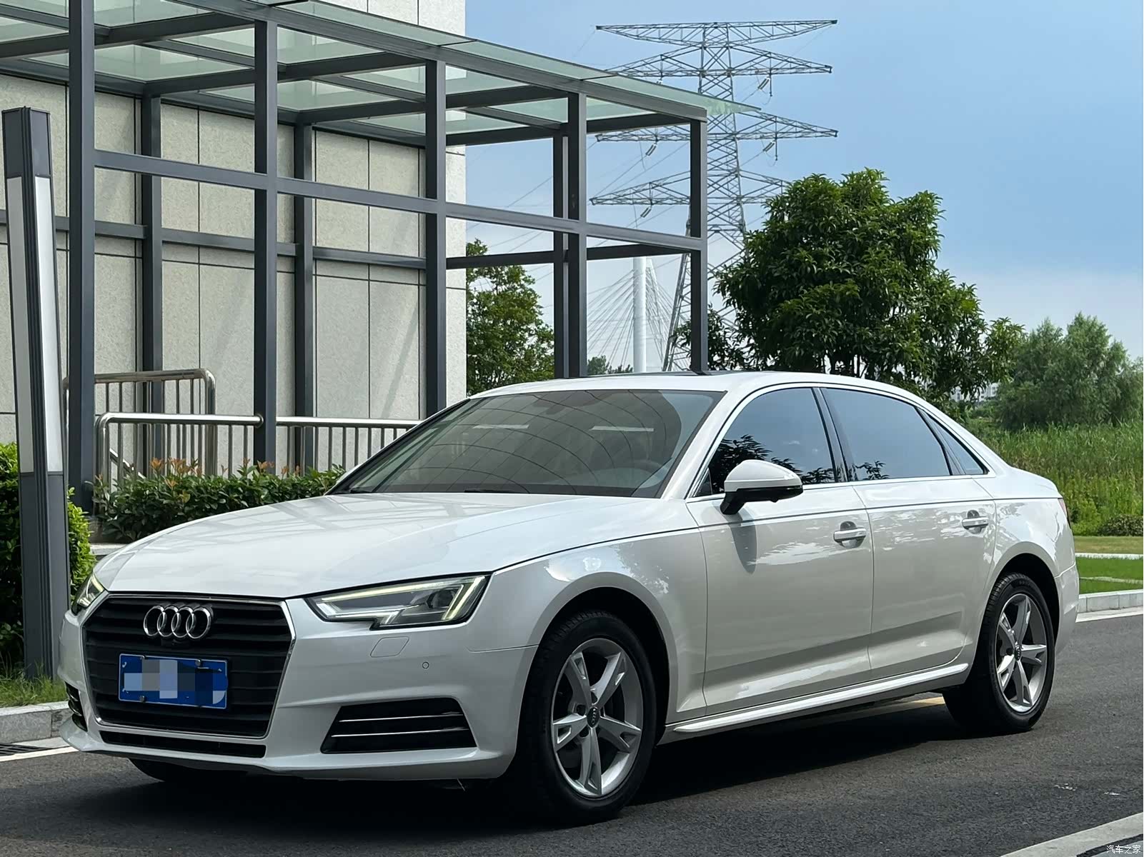 Audi A4L, 2017 1