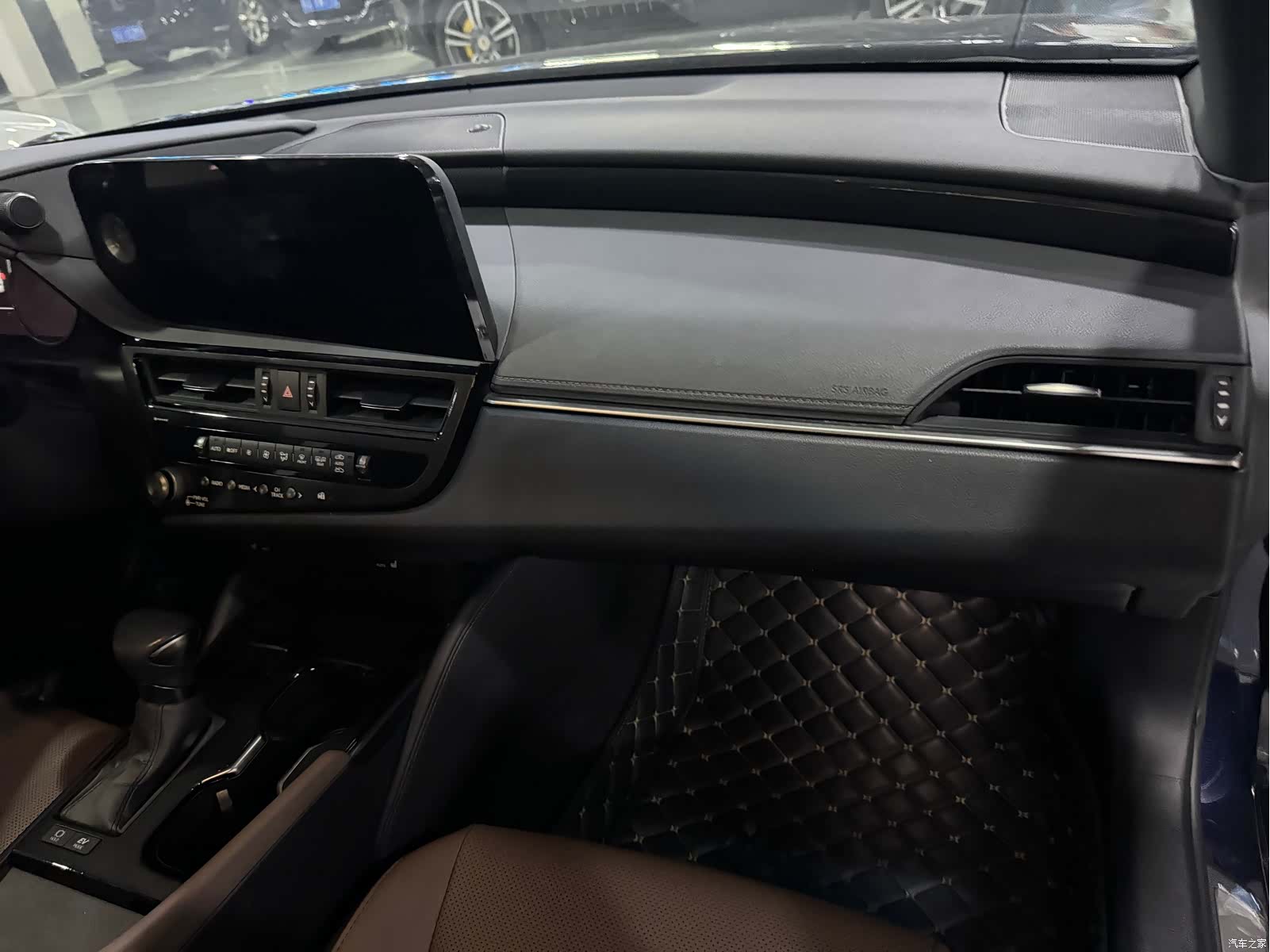 Lexus ES, 2023 14