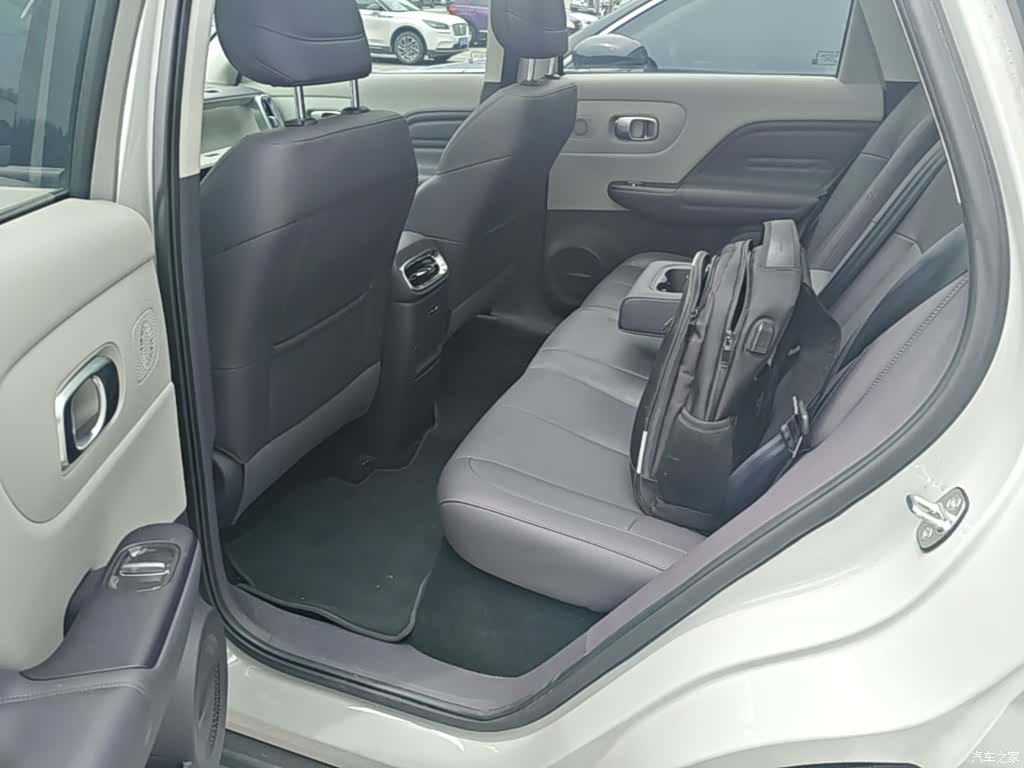 Leapmotor B10, 2025 17