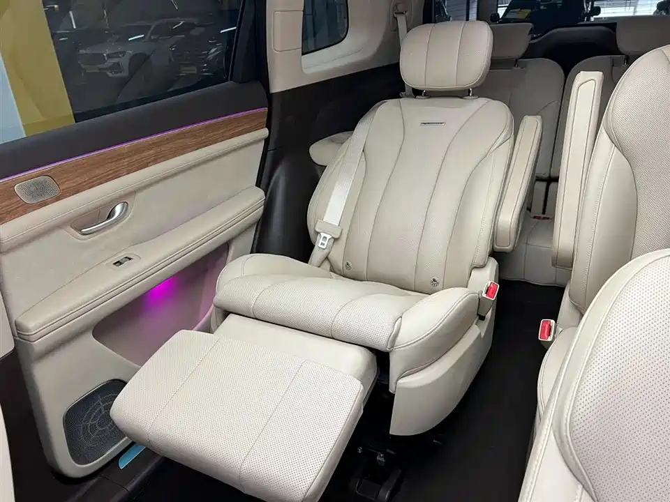 AITO Ask the world M7