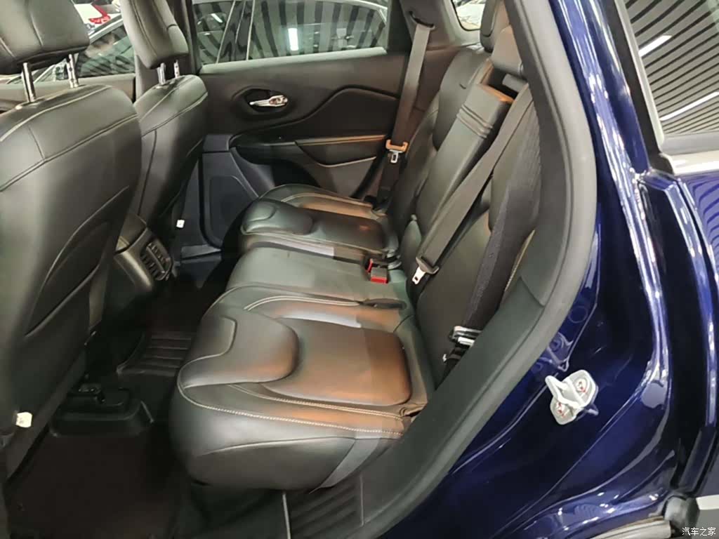 Jeep Cherokee, 2018 17